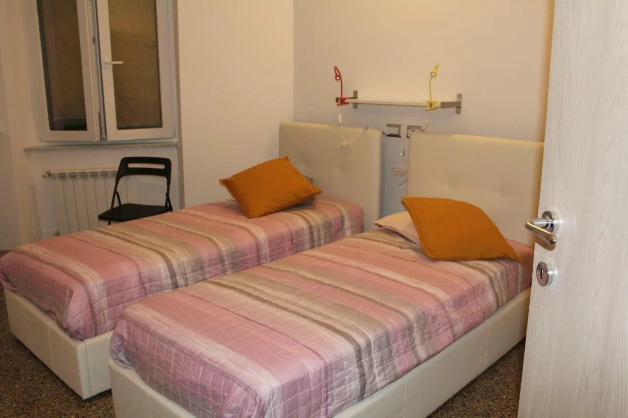 Villa Tramonto Mele 0*,  Italia