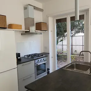 https://trastevere-marl-garden-house.it-romehotels.com
